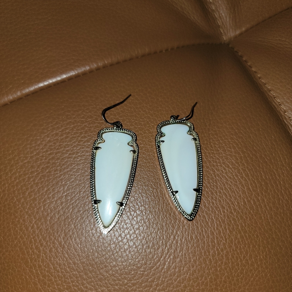 Kendra Scott Skylar Arrowhead Earrings